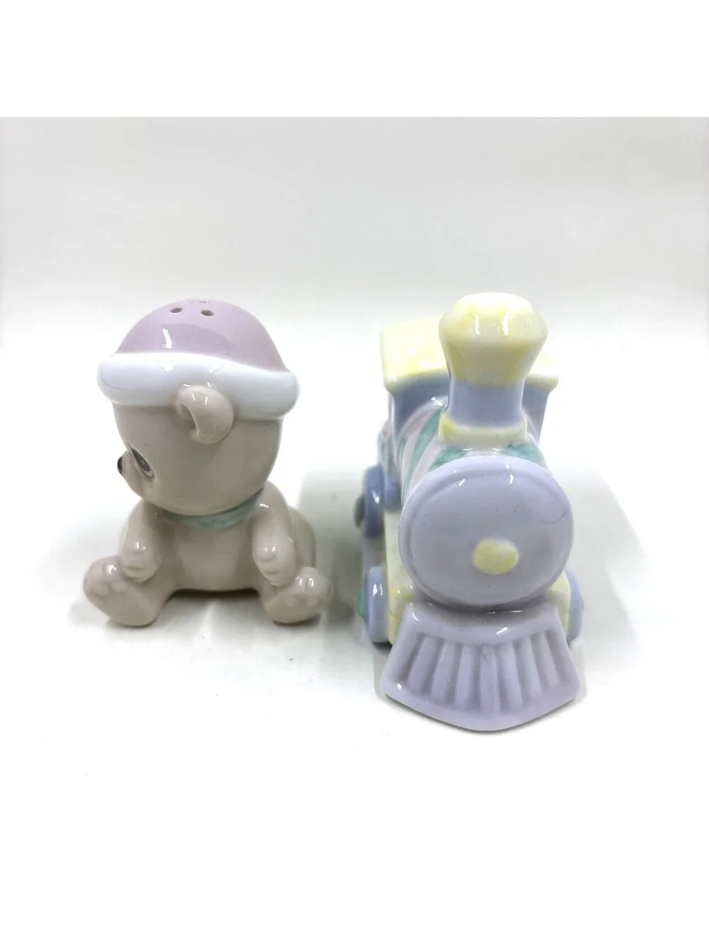 Rare Enesco 1998 Holiday Seasonings Baby Bear And Train Salt And Pepper Shaker